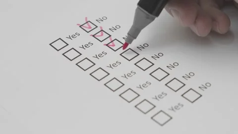 Man makes mark no in questionnaire form 스톡 동영상 308732570