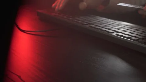 A man makes purchases on the Internet Vídeos de archivo 120774600