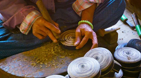 Man makes wooden utensils in the workshop. burma Видео 34282225