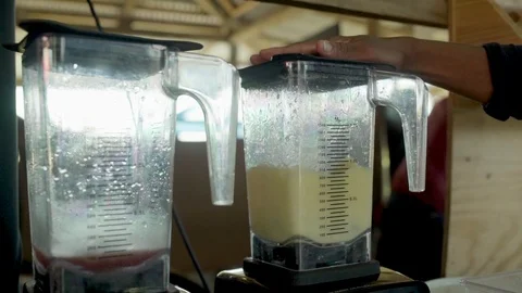 Man making fresh juice Video stock 105724896