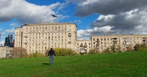 The man masterfully controls the kite, Victory Park, Moscow Stock Footage 68164222