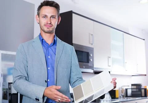 Man offering artificial stone Foto stock