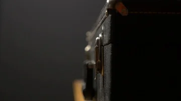 A man opening a mysterious case - close up Video stock 85813789