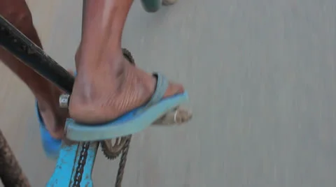 Man pedals Video stock 24732604