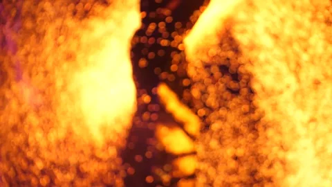 A man performs a fiery sight. Video stock 103273888