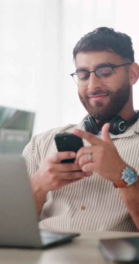 Man, phone and virtual assistant in home with remote work, check email or break Stock Footage 337225703