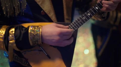 Man play the balalaika 스톡 동영상 62751870