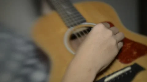 Man playing classical guitar 库存影片 32501966