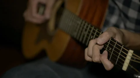 Man playing classical guitar 库存影片 32502236