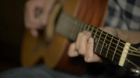 Man playing classical guitar 库存影片 32502242