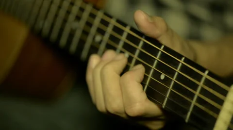 Man playing classical guitar 库存影片 32502278