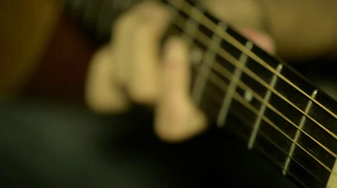 Man playing classical guitar 库存影片 32502307