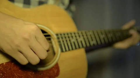 Man playing classical guitar 库存影片 32502718