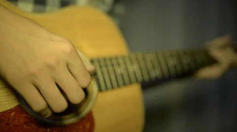 Man playing classical guitar 库存影片 32502740