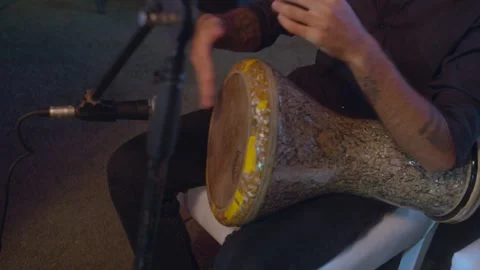 The man playing the drum 스톡 동영상 141529251