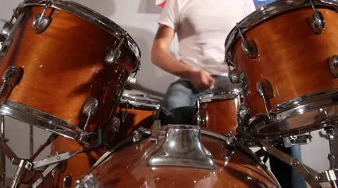 Man playing drums drum solo low angle ms wide angle lens Vídeo Stock 17914366