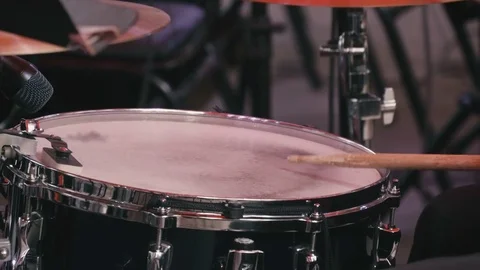 Man playing the drums Video stock 71197119