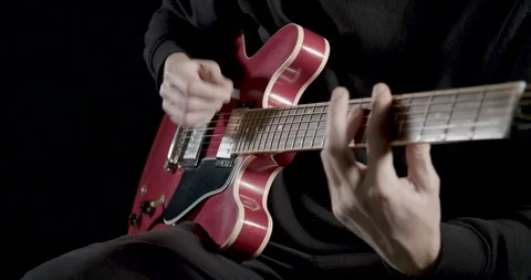 Man playing electric guitar Vídeo Stock 101657368