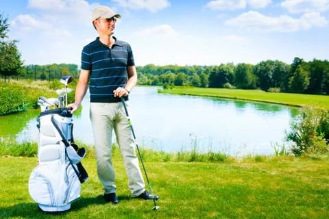 Man Playing Golf Фото