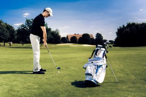 Man Playing Golf 스톡 사진