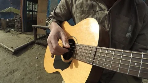 Man Playing Guitar 動画素材 90365202