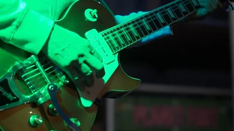 Man playing guitar hands close up 库存影片 113226155