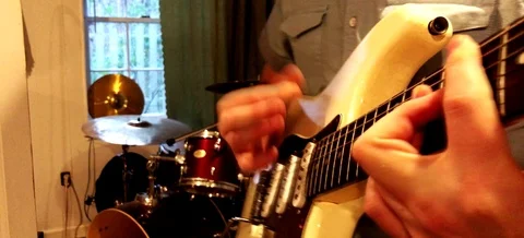 Man Playing Guitar in Studio Видео 101358566