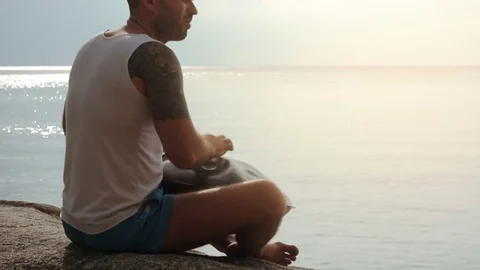 Man playing hang drum 動画素材 71692841