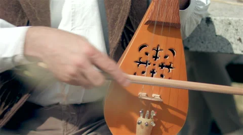 Man playing an old guitar Video stock 62945176