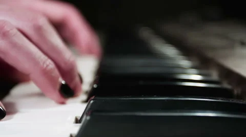 Man Playing the Synthesizer. Видео 52009159