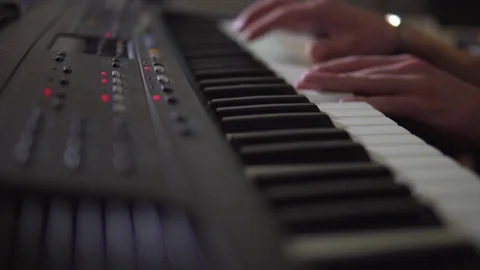 Man playing on synthesizer in Studio 库存影片 72447327