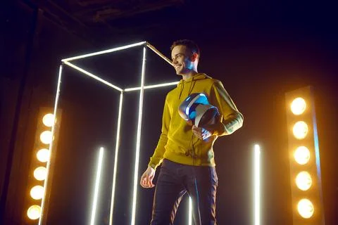 Man plays the game using virtual reality headset Stock-Fotos