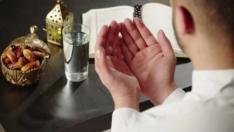 Man praying close-up, dua, islamic religion. Religious holiday Ramadan, holy Stock Footage 172554521