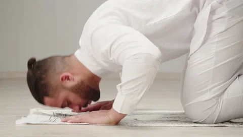 Man praying close-up, dua, islamic religion. Religious holiday Ramadan, holy Stock-Footage 172554724
