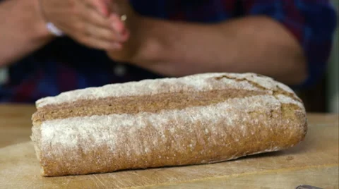 Man prepairing a healthy lunch while at home. Video stock 63025701