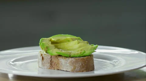 Man prepairing a healthy lunch while at home. Stock Footage 63031590