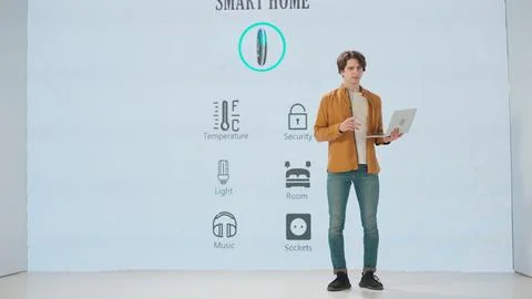 Man presenting project on stage during meeting. Ceo businessman speaker presents 스톡 사진