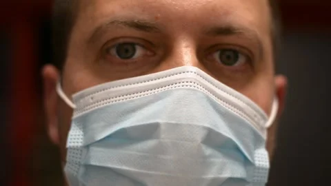 Man in protective mask, close up portrait Vidéo 150232591