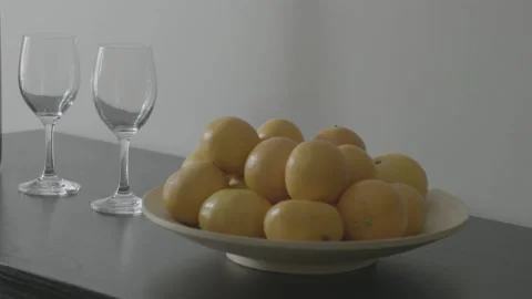 A man pull the cork from a bottle of wine，pour the wine. Stock Footage 172096315