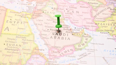 Man Push Pin Pointing On Saudi Arabia On World Travel Map Stock Footage 328136611