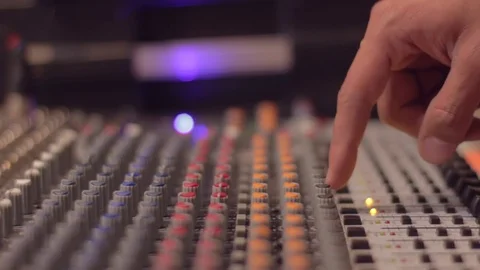 Man pushing buttons on a soundboard 스톡 동영상 75166841