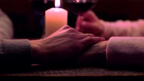 Man puts hand on woman's hand 動画素材 101305256