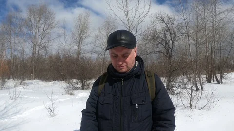 A man puts a mask Stock Footage 127014178