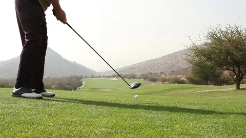 Man putting golf Stock-Footage 77047287