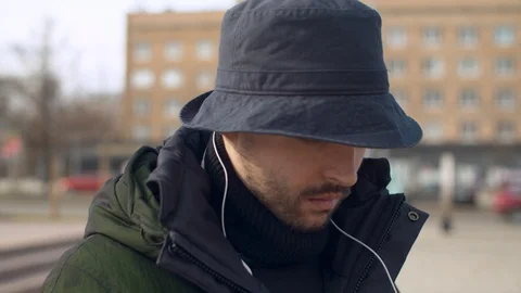 Man putting on protective mask Stock Footage 126819310