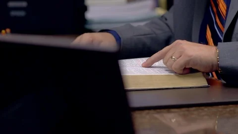 MAN READING BIBLE 스톡 동영상 108325366