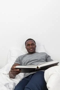 Man reading a book. Stock-Fotos