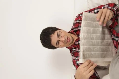 Man reading the newspaper Fotos de archivo