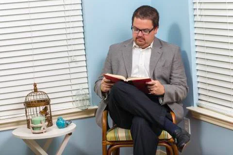 Man reading Stock Photos