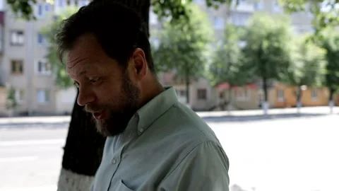 The man received a large sum from his partner and is happy about it Vídeo Stock 157978031